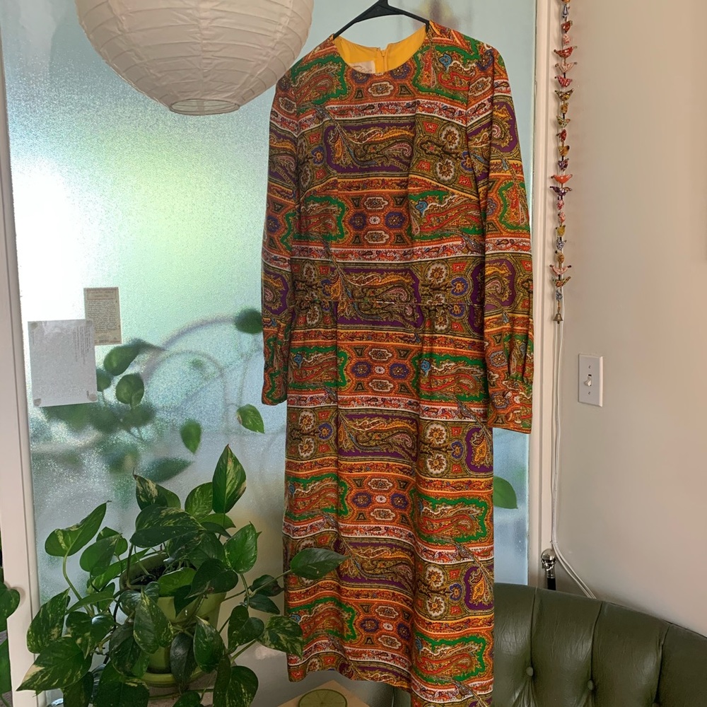 **SOLD**Vintage paisley 60s/70s dress